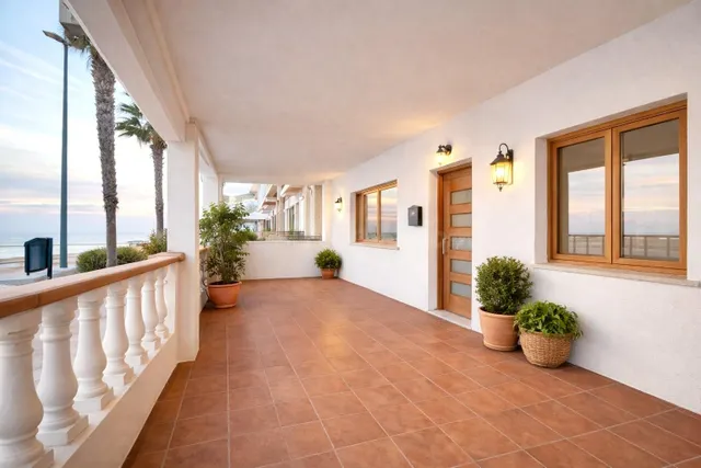 INCREIBLE CASA A PRIMERA LINEA DE PLAYA EN PUÇOL — 2