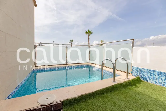 Esquinero adosado en Calle Llarg, Playa Casablanca — 18