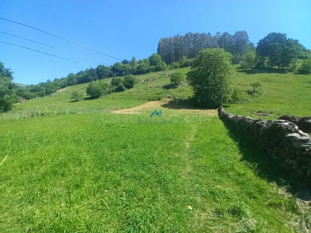 Terreno urbano en venta en Bustablado (Cantabria) – 1.438 m2