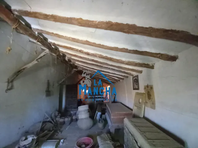 *53.000€* inmobiliaria la mancha vende casa con patio en Barrax ( Albacete ). — 36