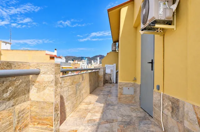 SE VENDE ATICO 5 habitaciones TOTALMENTE REFORMADO CON VISTA - foto 3