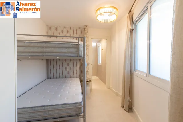 ¡exclusivo apartamento en primera linea de playa con reforma integral de alta gama! — 26