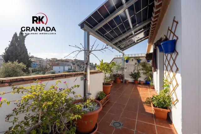 MARAVILLOSA CASA A POCOS MINUTOS DEL CENTRO DE LA ZUBIA