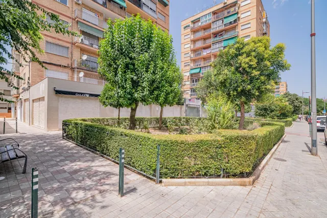 Vivienda reformada para docentes, sanitarios y funcionarios. — 37