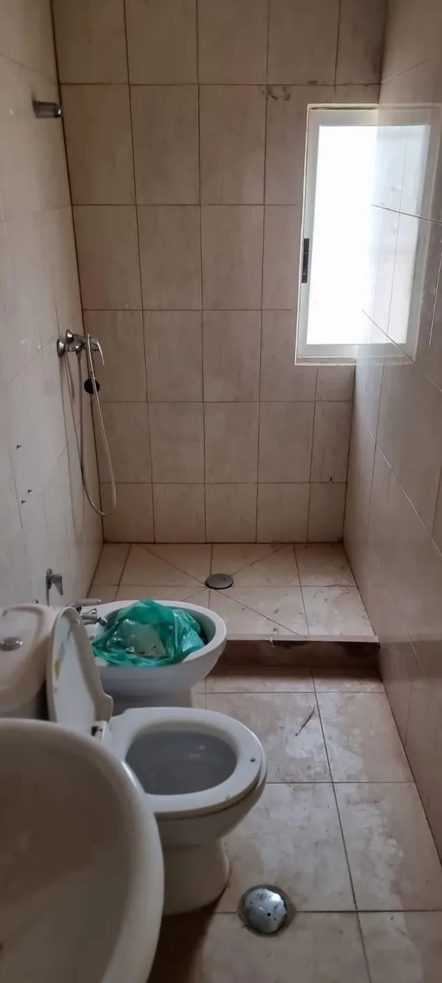 Edificio con piscina — 23