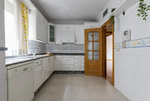 Vivienda muy luminosa en plaza Cruz Roja — 16