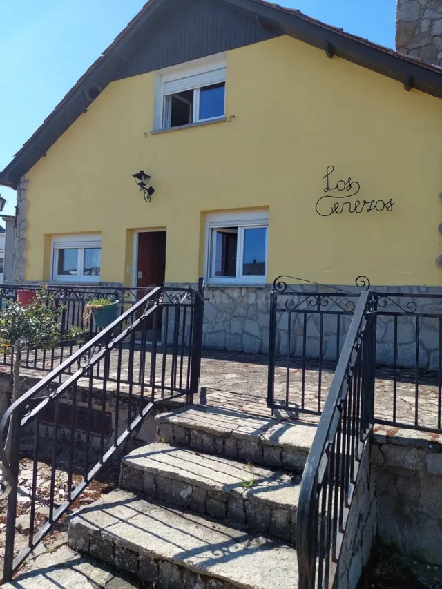 SE VENDE CASA CON TERRENO URBANO de 5.000 M2 EN EL CENTRO DE - foto 2