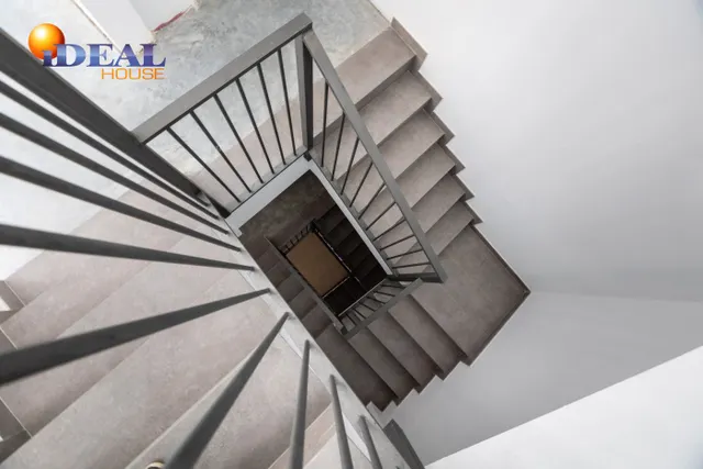 VENTA-ALQUILER DE EDIFICIO SINGULAR EN ESQUINA SAN MATIAS-NAVAS — 38
