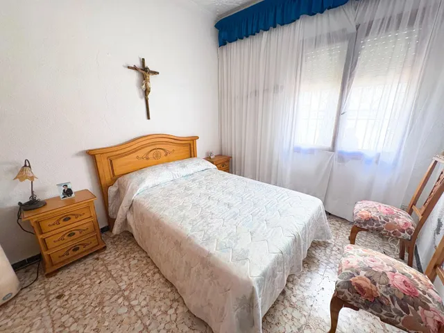 Casa con gran potencial y parcela de 225 m2 en el centro de Los Montesinos — 14