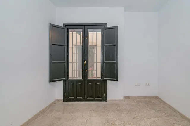 PISO CENTRICO EN LA ZUBIA — 20