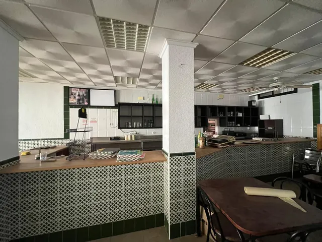 LOCAL COMERCIAL EN CABO ZERVERA. 300 M2. A 100 METROS DEL MAR. — 13
