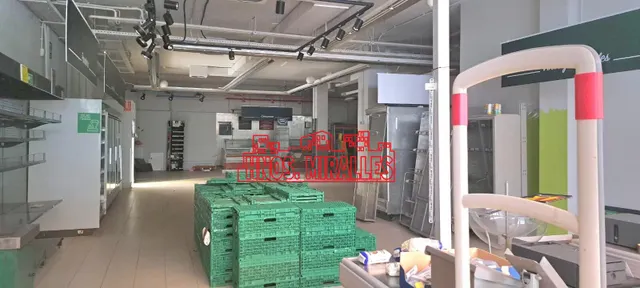 ¡¡ SE ALQUILA INTERESANTE LOCAL IDEAL PARA SUPERMERCADO U HOSTELERIA EN GENERAL!! — 5