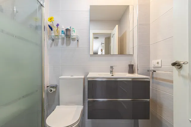 ¡Excelente oportunidad en pleno centro! Espacioso y luminoso piso de 4 dormitorios con garaje subterráneo! — 40