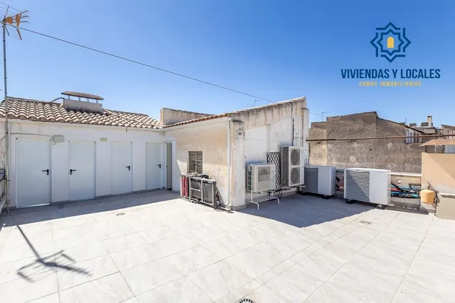 GRAN PISO EN CALLE RECOGIDAS — 32