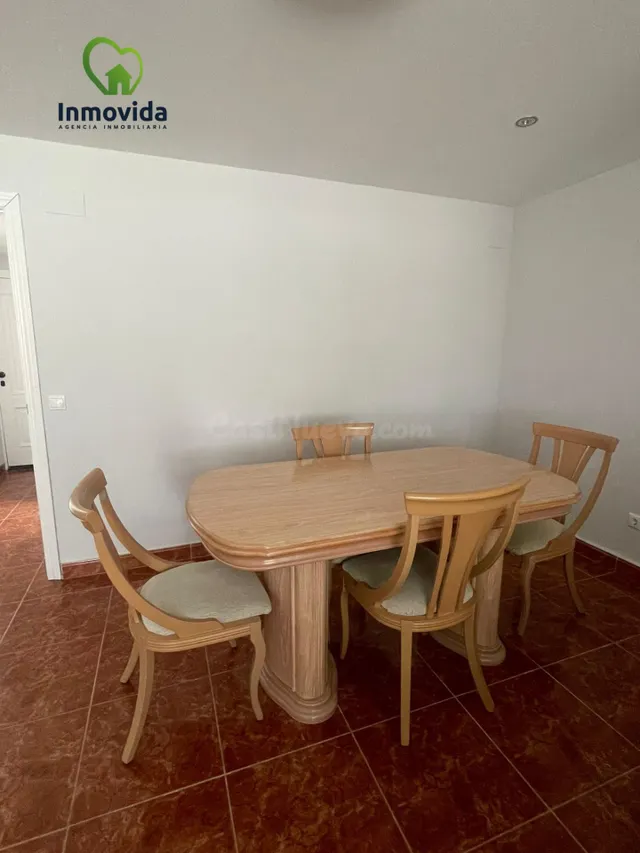 Amplio y Moderno Piso Reformado en Fuensanta, Córdoba por €1 - foto 3