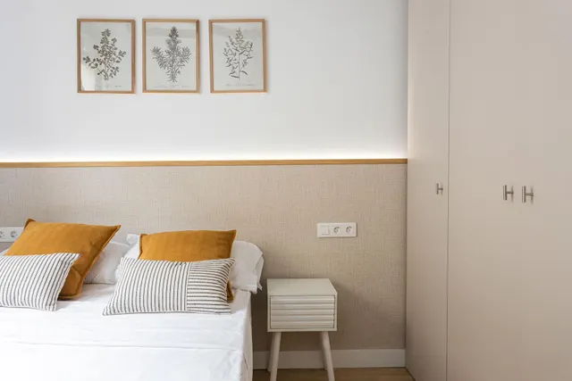 Piso reformado con 2 dormitorios y mobiliario a estrenar en el Raval, Barcelona — 14