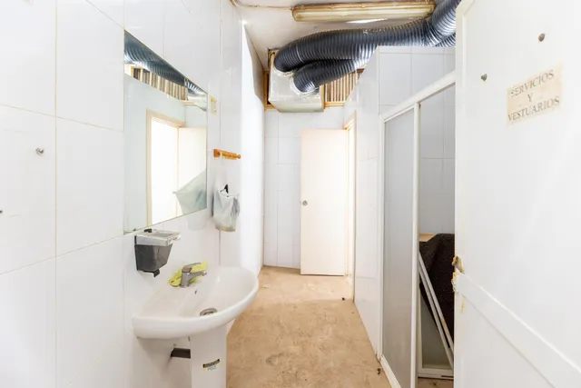 Local + vivienda en Avda. Cadiz — 46