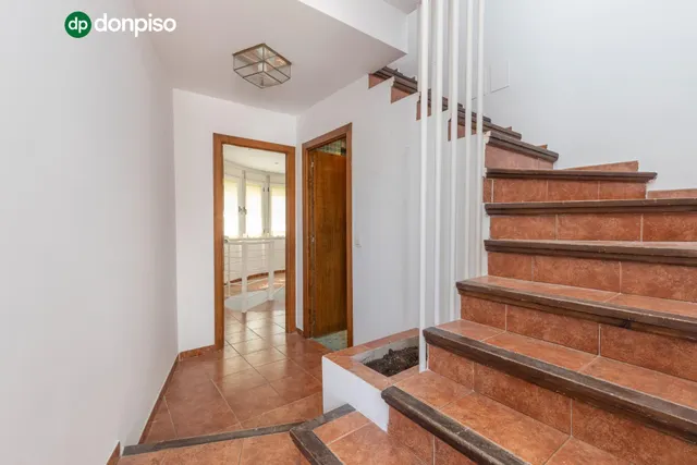 FANTÁSTICO TRÍPLEX EN CÁJAR: UNA VIVIENDA LLEVA DE AMPLITUD Y LUMINOSIDAD — 39