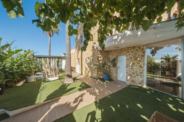 ESPECTACULAR VILLA CON PISCINA, 6 DORMITORIOS EN SUITE Y VISTAS AL MAR EN SA TORRE — 39