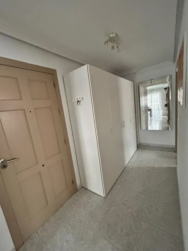 Apartamento con terraza, Alicante, Torrevieja. 2 habitaciones, 63 m2, 650 metros al mar — 18