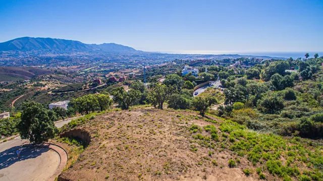 Conjunto de parcelas en la Mairena 16.121m2 para construir: villas, adosados-pareados, techo: 3547m2 — 8