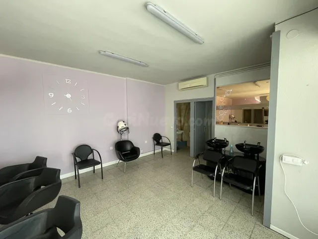 En venta local comercial + Garaje cerrado en Olot - foto 5