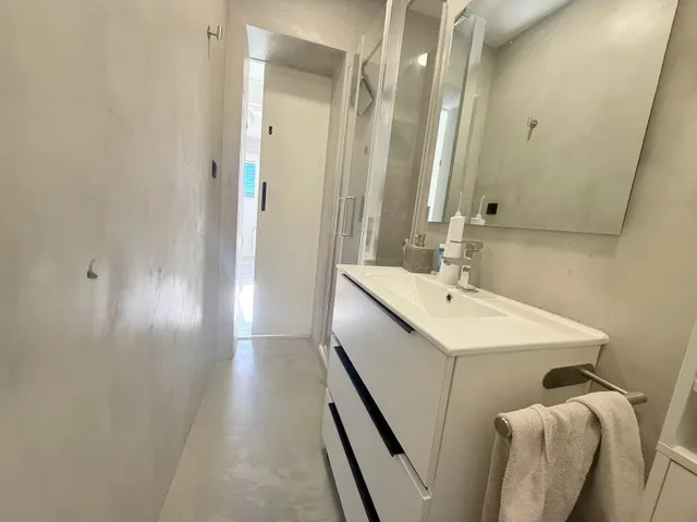 Encantador Piso con trastero, en La Marina del Port, Barcelona - ¡Una Oportunidad Única por 309.000€! — 14