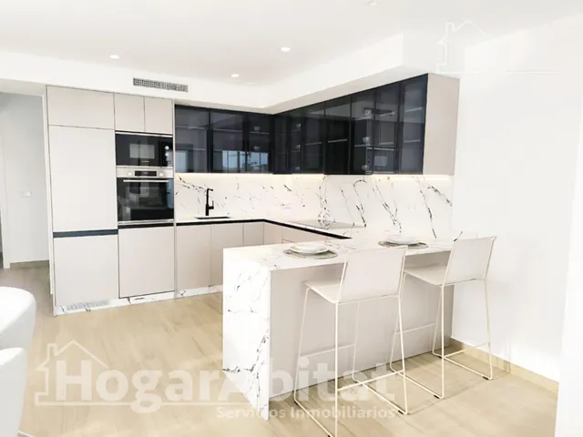 PRECIOSO ADOSADO A ESTRENAR CON PISCINA PRIVADA Y TERRAZA — 49
