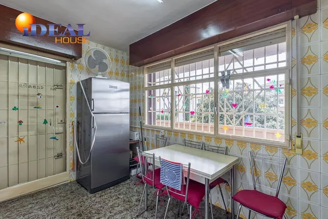 Gran casa con parcela y piscina en Cájar — 13