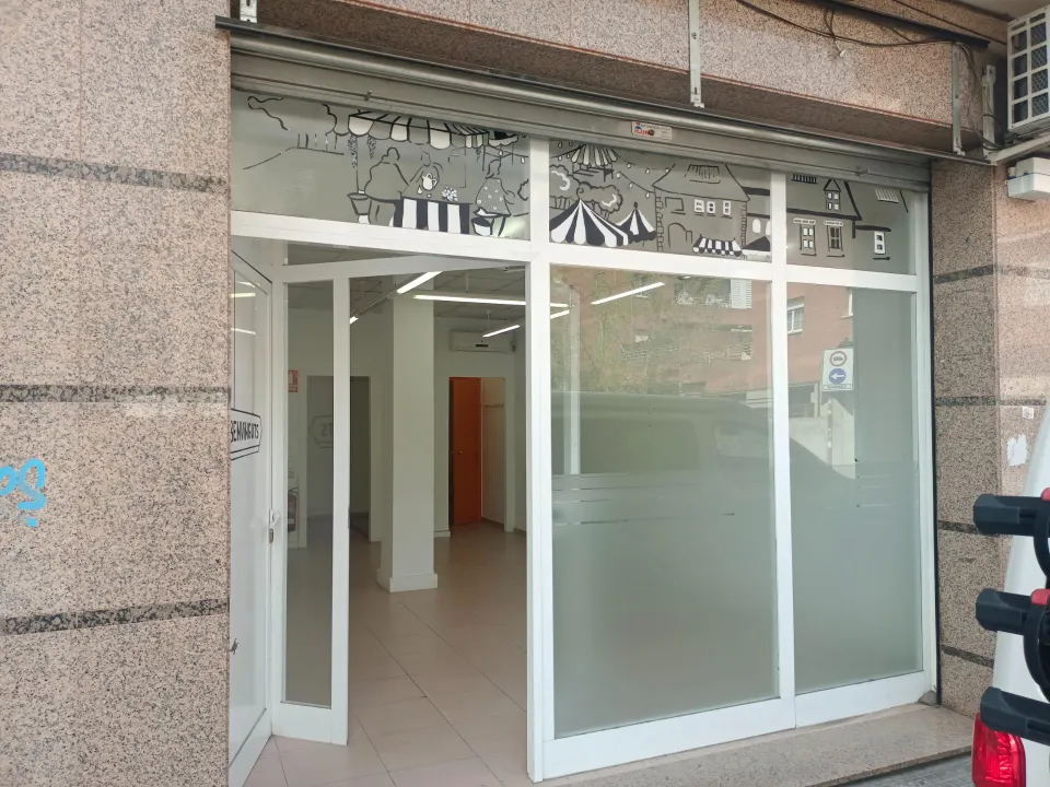 Este local es el que necesitas para hacer realidad tu proyecto.