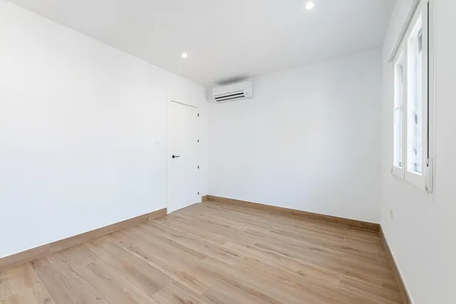 Amplio Apartamento con Licencia Turística en el Corazón de la Ciudad — 11