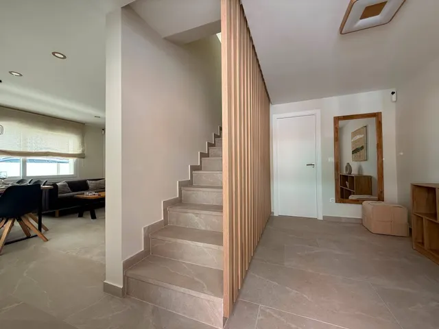 ¡SAN PEDRO DEL PINATAR – A ESTRENAR 2026! CASA DE LUJO A 100M DE LA PLAYA VILLANANITOS CON SOLÁRIUM PRIVADO DE 35M2 Y VISTAS AL MAR MENOR — 26