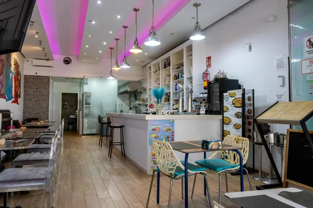 Venta Local Comercial en Primera Línea de Playa | Paseo Marí - foto 4