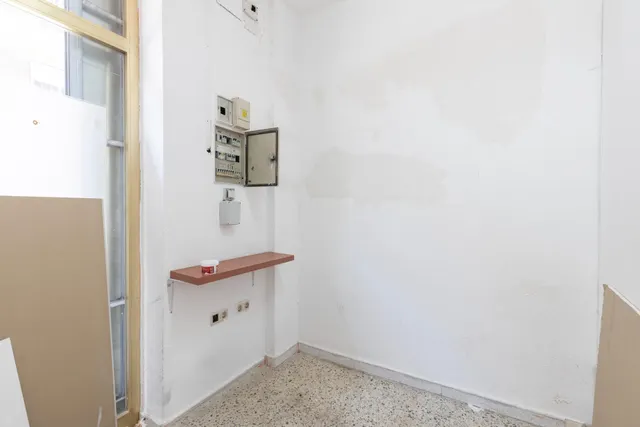 Local comercial junto avda. dilar, zaidin — 27