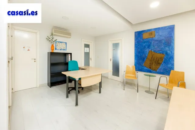Gran vivienda en Plaza Los Campos - 7 habitaciones — 12