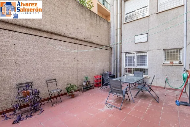 Piso con gran patio en Carretera de la Sierra — 3
