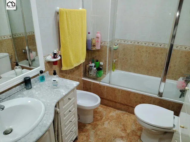 ¡Descubre esta amplia, luminosa y cuidada vivienda de 75 m2, en una de las zonas con más servicios y posibilidades de Torrevieja! — 19