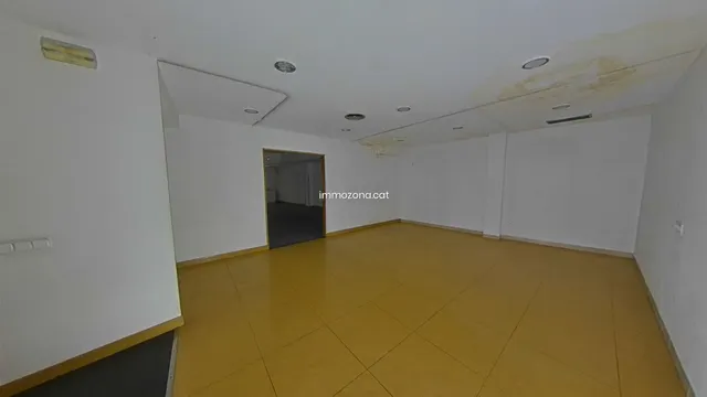 2 LOCALES DE 821 M2. EN TOTAL, FIGUERES — 49