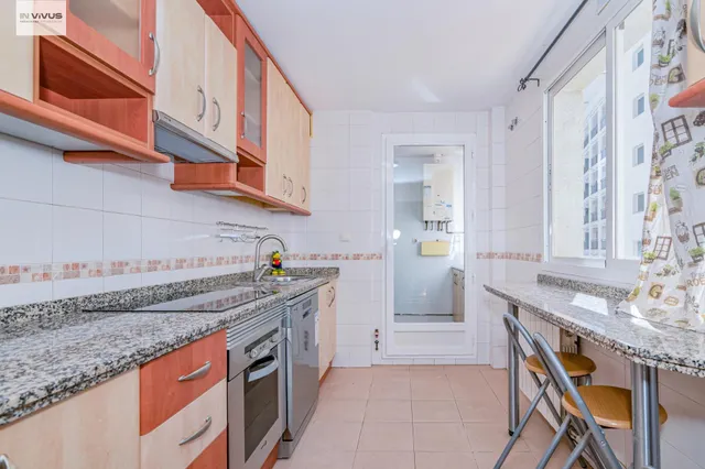 ALQUILER DE PISO DE 4 DORMITORIOS EN EL BARRIO DE ALBAYDA TOTALMENTE AMUEBLADO Y EQUIPADO Y CON PLAZA DE  GARAGE INCLUIDA — 28