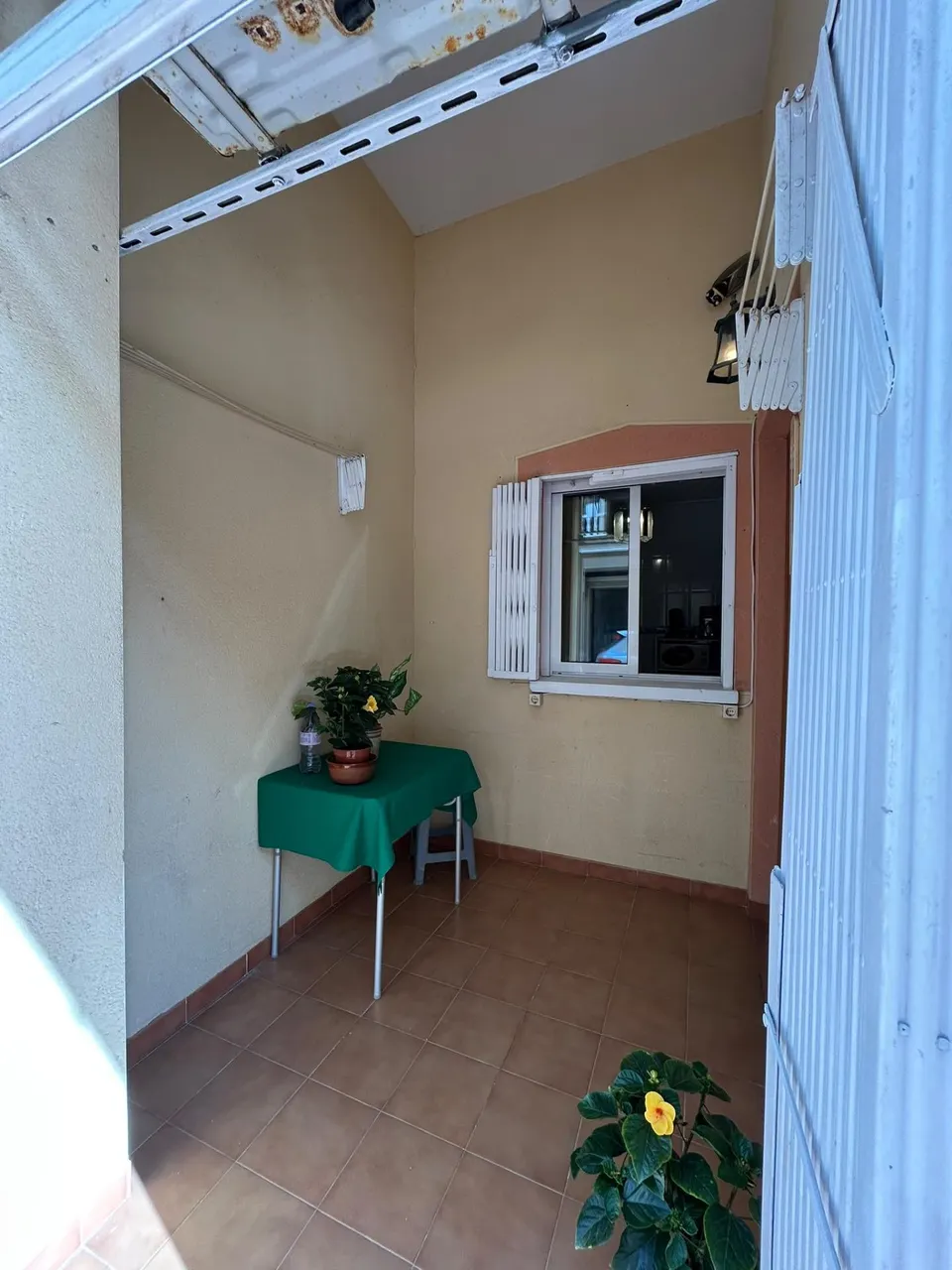 Apartamento cerca del mar, Alicante, Torrevieja. 2 habitaciones, 73 m2, 200 metros del mar