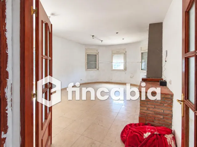 Casa independiente para reformar con jardín y garaje en Maçanet de la Selva — 32