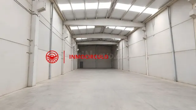Nave Polígono Los Brezos