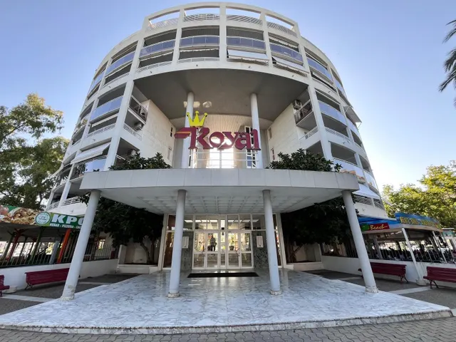 APARTAMENTO DE 2 DORMITORIOS EN PLAZA DE EUROPA. ED. ROYAL.