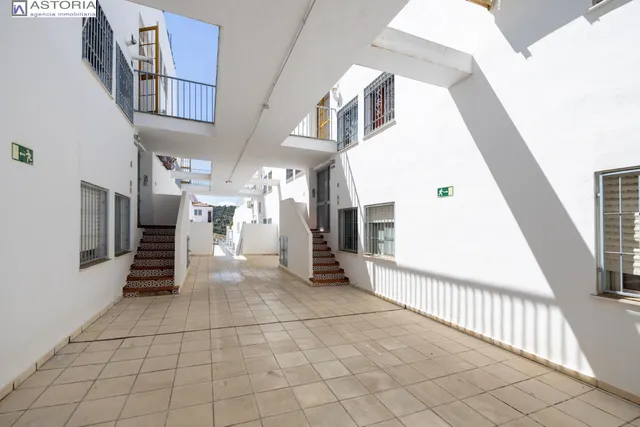 Piso en Cenes de la Vega con plaza de aparcamiento — 23