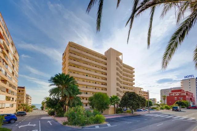 VISTAS AL MAR! PISO DE 2 DORMITORIOS EN TORREVIEJA , TOTALMENTE REFORMADO — 34