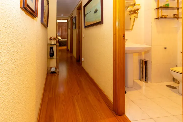 PISO EN CASCO ANTIGUO DE TRES DORMITORIOS, DOS BAÑOS,GARAJE Y TRASTERO. — 13