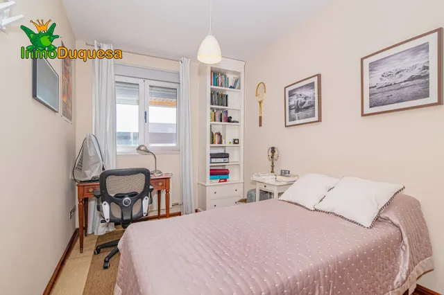 Ático duplex con terraza de 61 m2, plaza de aparcamiento, trastero, piscina comunitaria, padel - PTS. — 12