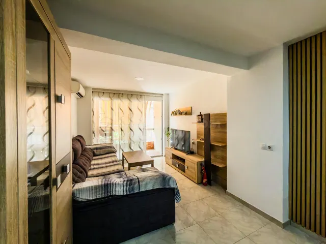 EXCELENTE PISO EN CANALS LISTO PARA ENTRAR A VIVIR - foto 4