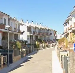 CASA EN SANTA PERPETUA DE MOGODA