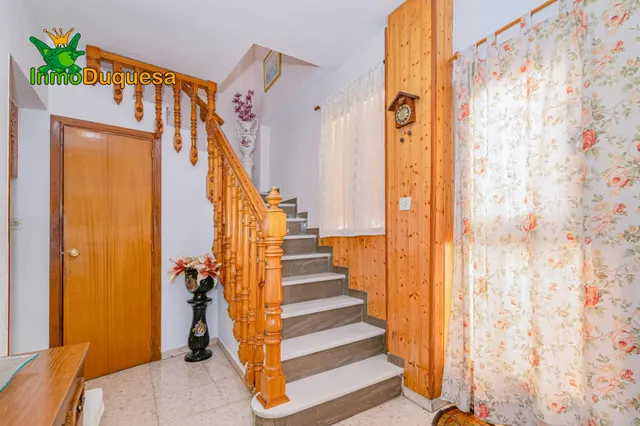 Casa de 7 dormitorios en La Zubia. (Con patio de 16 m2). — 4